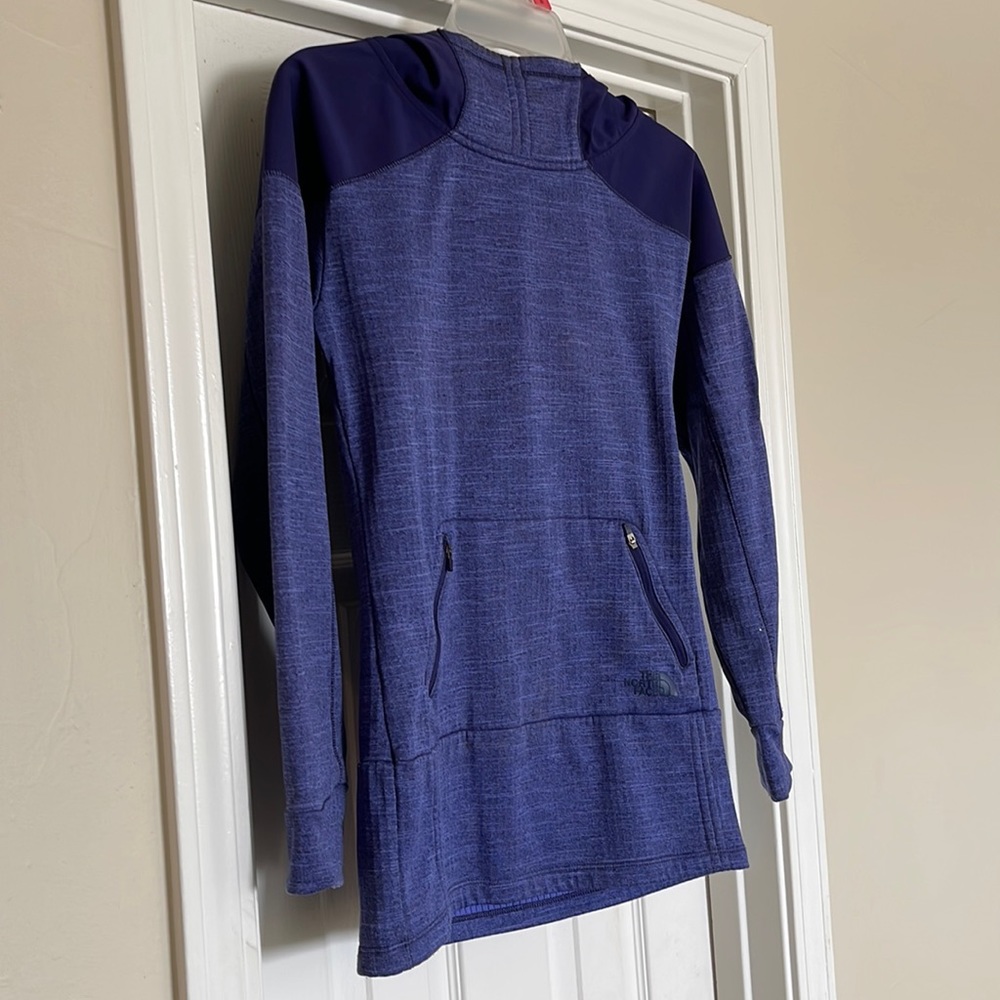 North Face pull over